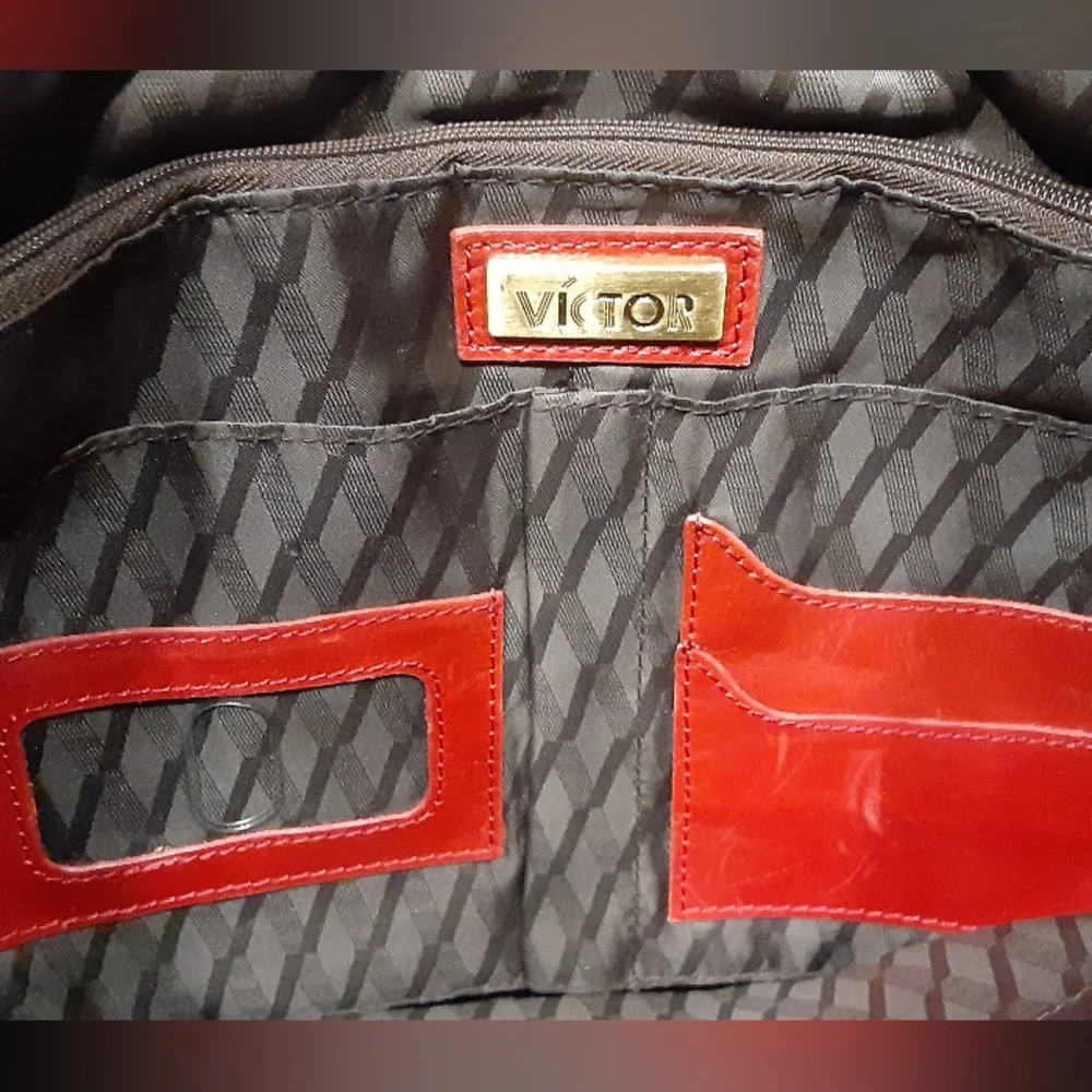 Victor Shoulder Bag